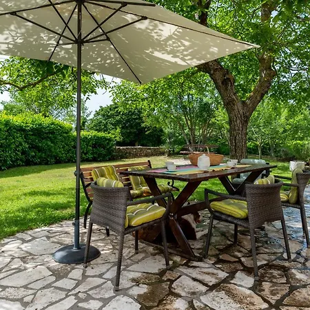 Holiday home Village Family House Ranka Zminj