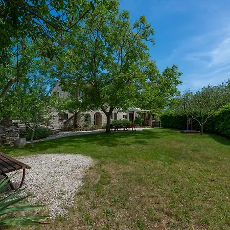 Holiday home Village Family House Ranka