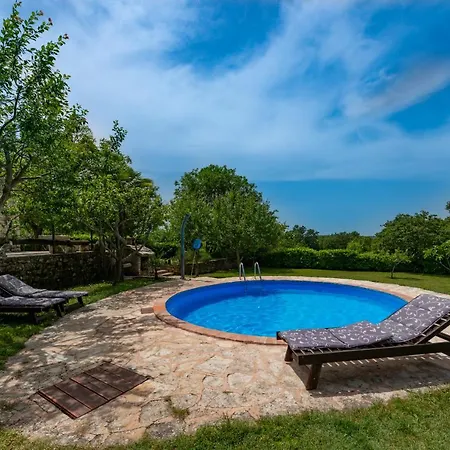 Holiday home Village Family House Ranka